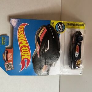 B22 Hot Wheels 14 Corvette Stingray   with shipping protector
